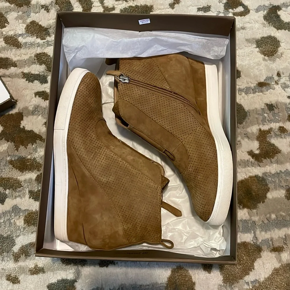 Linea Paolo Women's Anna Toffee Perforated Suede Platform Wedge Sneakers Size 7